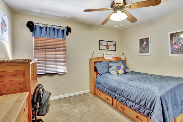 19151 N Hibiscus St, Weston, FL 33332