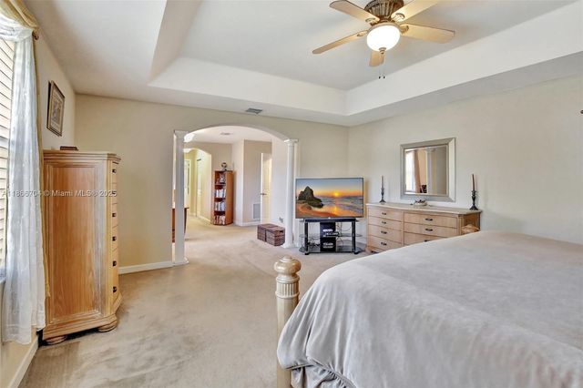 19151 N Hibiscus St, Weston, FL 33332