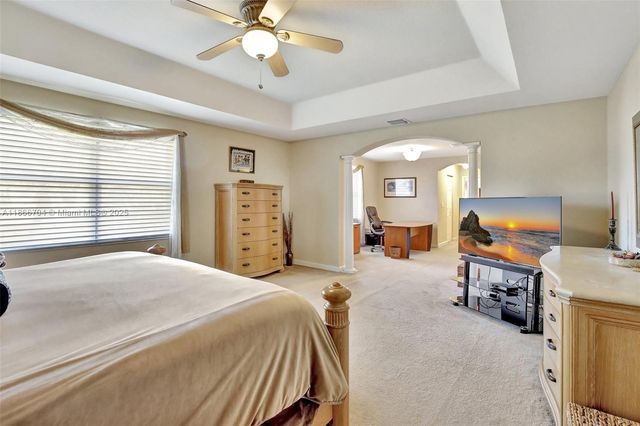 19151 N Hibiscus St, Weston, FL 33332