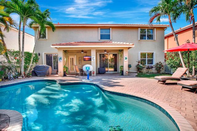 19151 N Hibiscus St, Weston, FL 33332