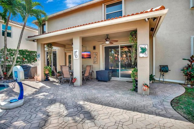 19151 N Hibiscus St, Weston, FL 33332