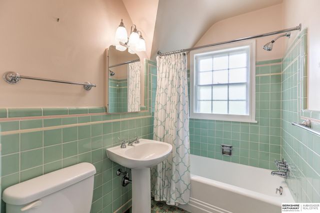 620 N 65 Street, Omaha, NE 68132