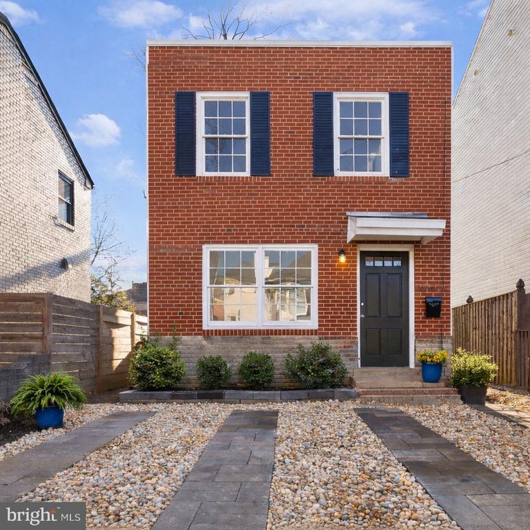 3829 ELBERT AVE, Alexandria, VA 22305