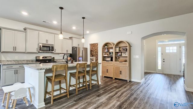 206 Rye Circle, Huntsville, AL 35811