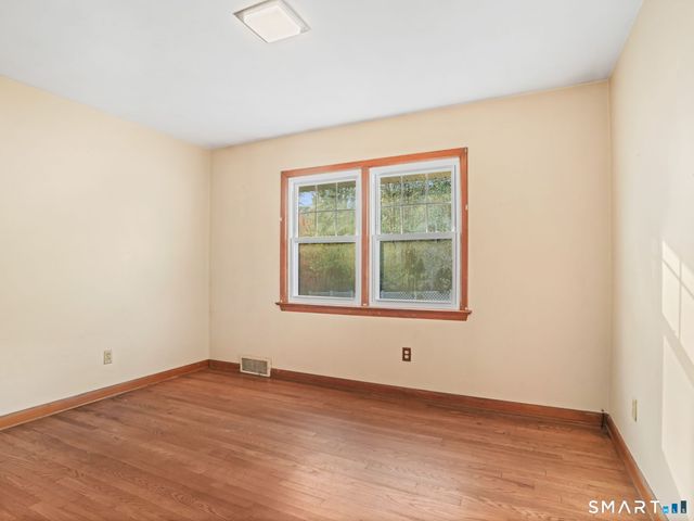 171 Old Point Road, Milford, CT 06460