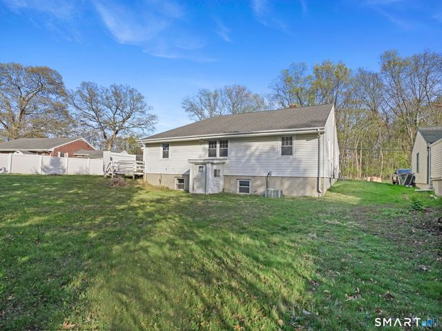 171 Old Point Road, Milford, CT 06460