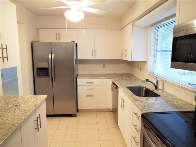 126 18TH AVENUE NE, St Petersburg, FL 33704