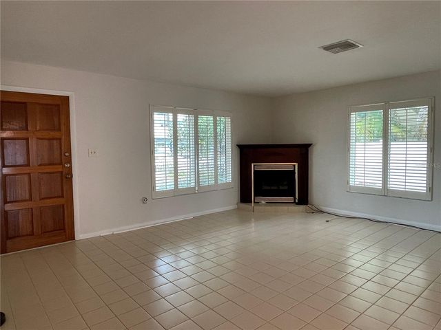 126 18TH AVENUE NE, St Petersburg, FL 33704