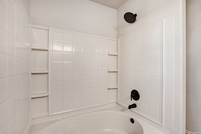 312 Passerina, Selma, TX 78154