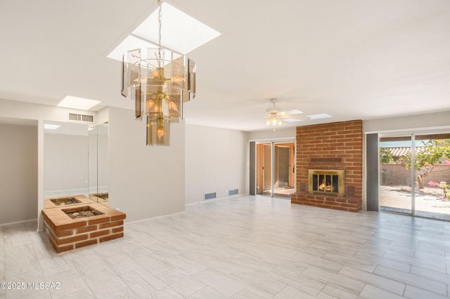 8456 N Via Tioga, Tucson, AZ 85704