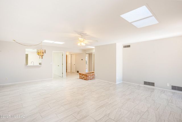 8456 N Via Tioga, Tucson, AZ 85704