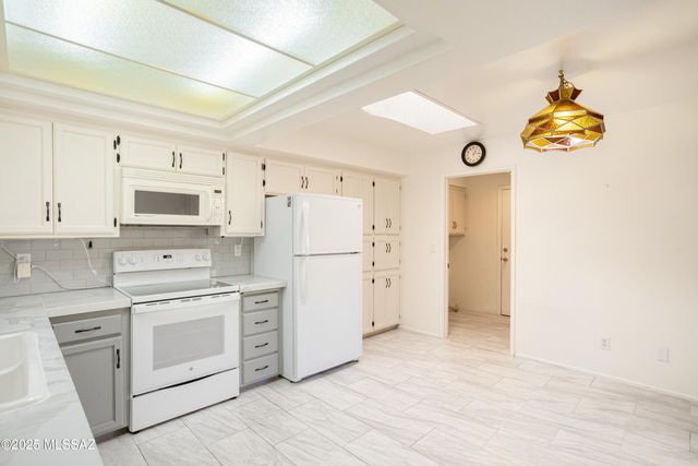 8456 N Via Tioga, Tucson, AZ 85704