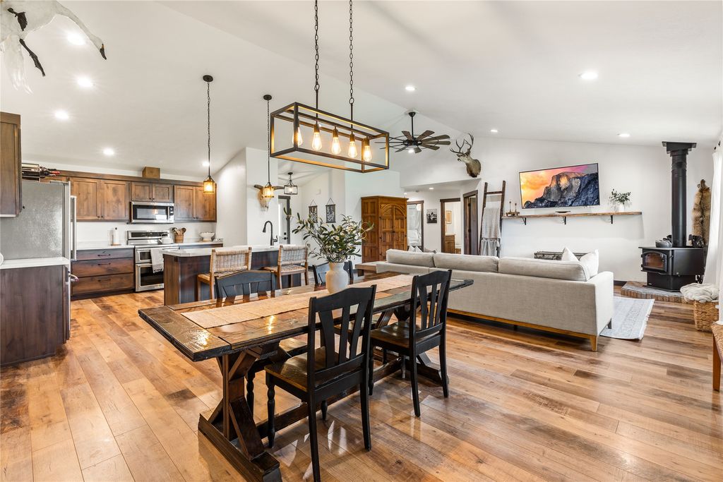 Image 16 of property listing at 870 Chieftain Court, Stevensville, MT 59870