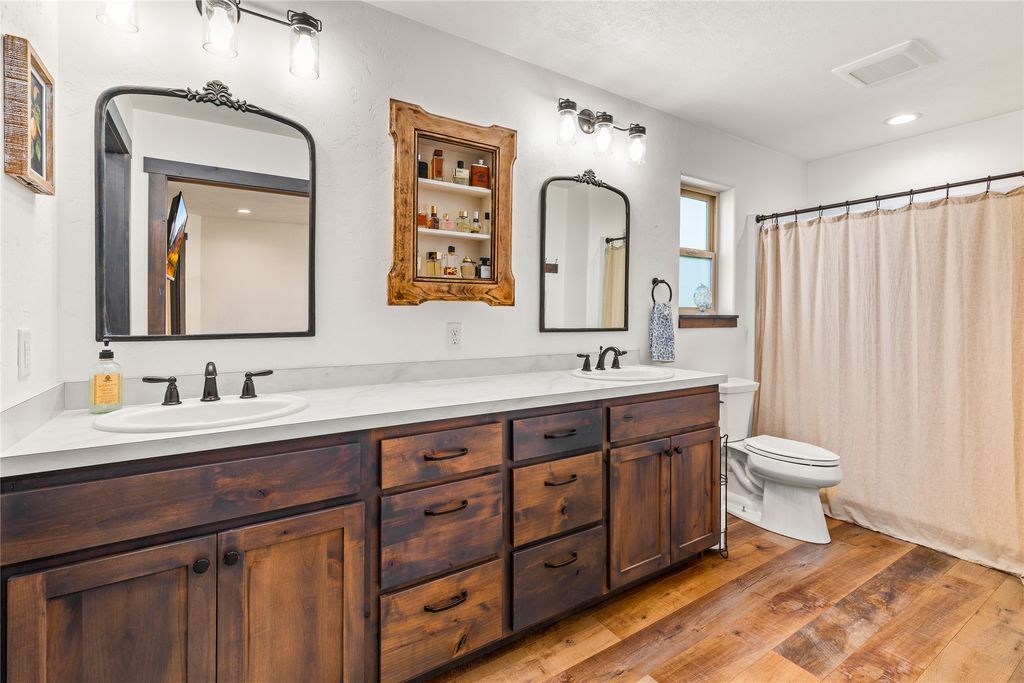 Image 20 of property listing at 870 Chieftain Court, Stevensville, MT 59870