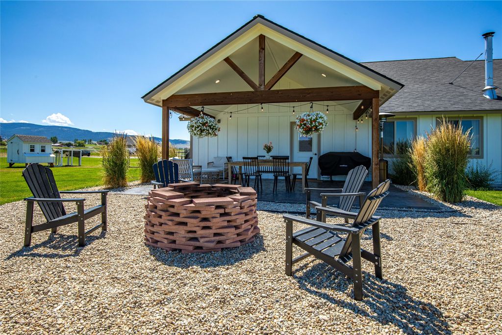 Image 35 of property listing at 870 Chieftain Court, Stevensville, MT 59870