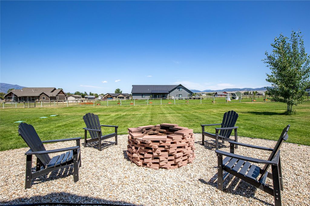 Image 36 of property listing at 870 Chieftain Court, Stevensville, MT 59870