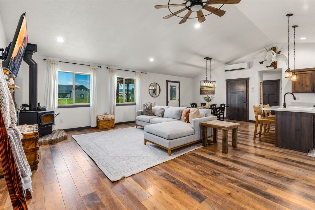 Image 6 of property listing at 870 Chieftain Court, Stevensville, MT 59870
