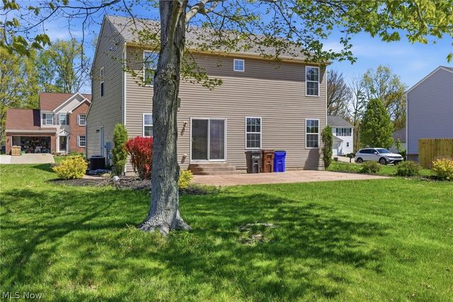 3286 Hidden Brook Drive, Ravenna, OH 44266