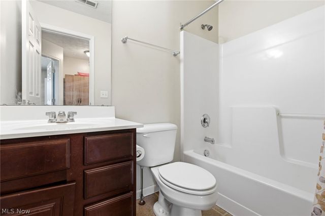 3286 Hidden Brook Drive, Ravenna, OH 44266