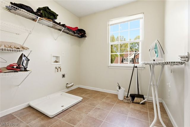 3286 Hidden Brook Drive, Ravenna, OH 44266