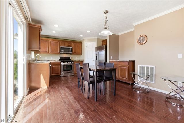 3286 Hidden Brook Drive, Ravenna, OH 44266