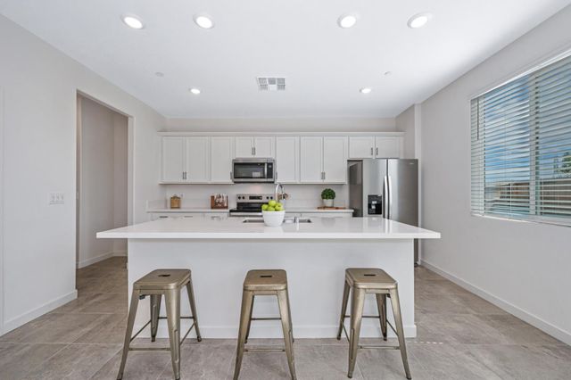 5332 Allentown Way, Sacramento, CA 95835