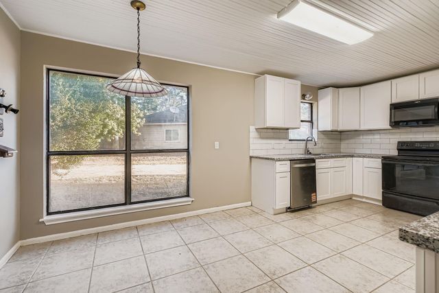 101 Pebble Springs Lane, Cleveland, TX 77327