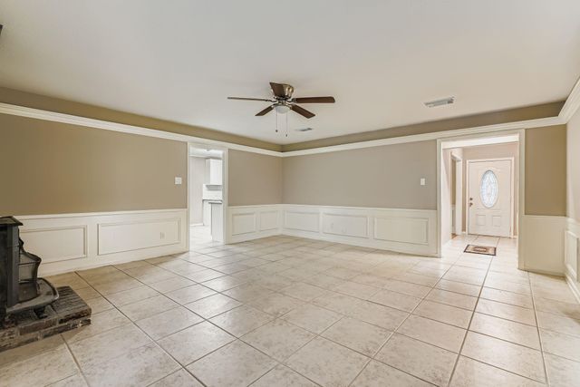 101 Pebble Springs Lane, Cleveland, TX 77327