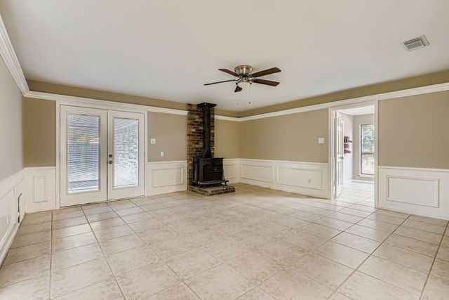 101 Pebble Springs Lane, Cleveland, TX 77327