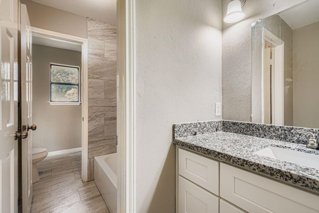 101 Pebble Springs Lane, Cleveland, TX 77327