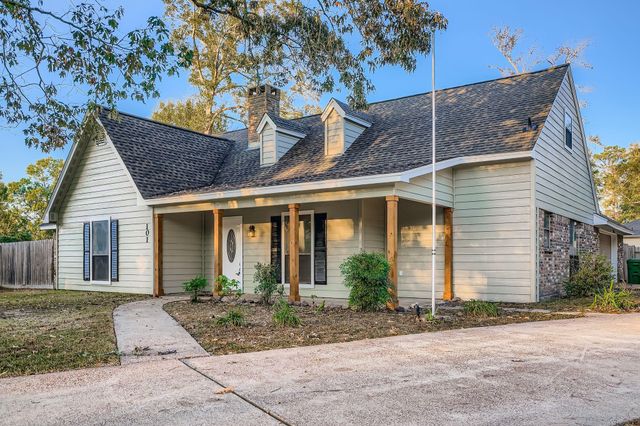 101 Pebble Springs Lane, Cleveland, TX 77327