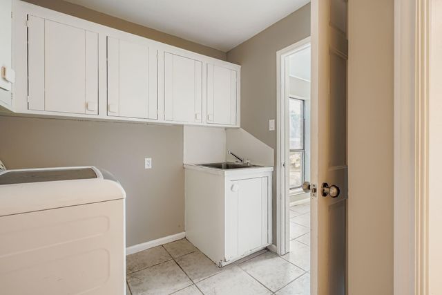 101 Pebble Springs Lane, Cleveland, TX 77327