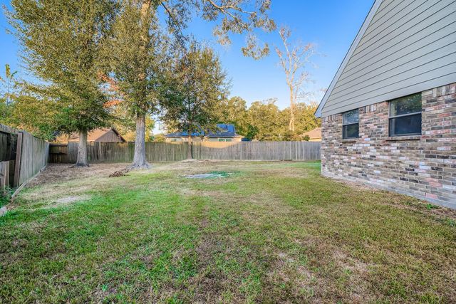 101 Pebble Springs Lane, Cleveland, TX 77327