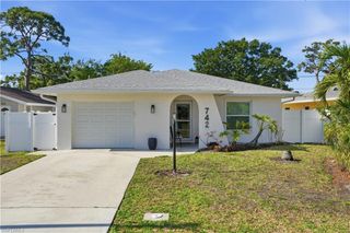 742 99th AVE N, Naples, FL 34108
