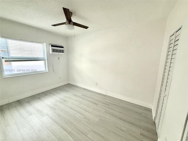 1043 NW 2nd St 16, Miami, FL 33128