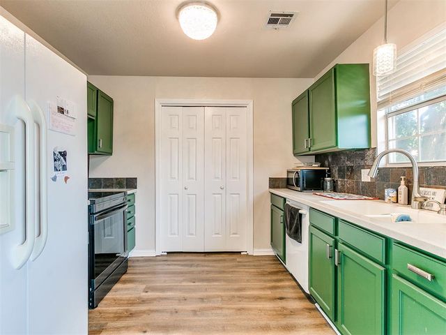 1012 Shadowlake Road, Norman, OK 73071