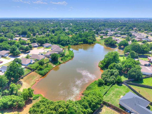 1012 Shadowlake Road, Norman, OK 73071