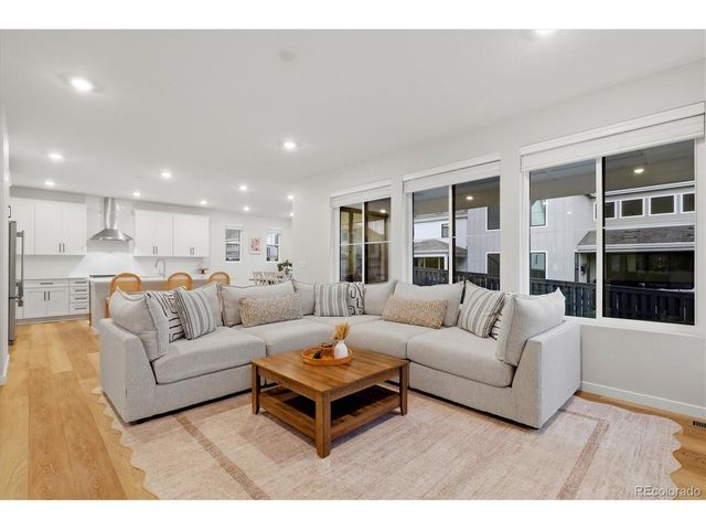 8908 Buttonwillow Dr, Littleton, CO 80125