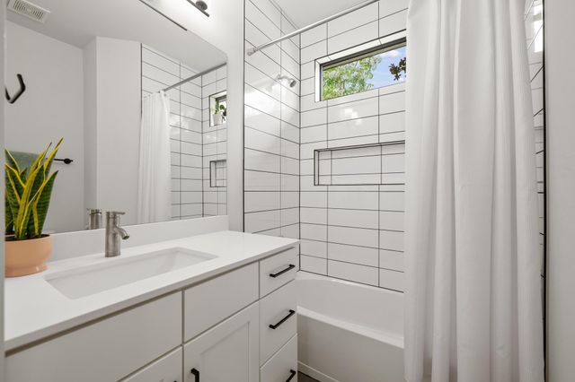 1710 Adina ST 2, Austin, TX 78721