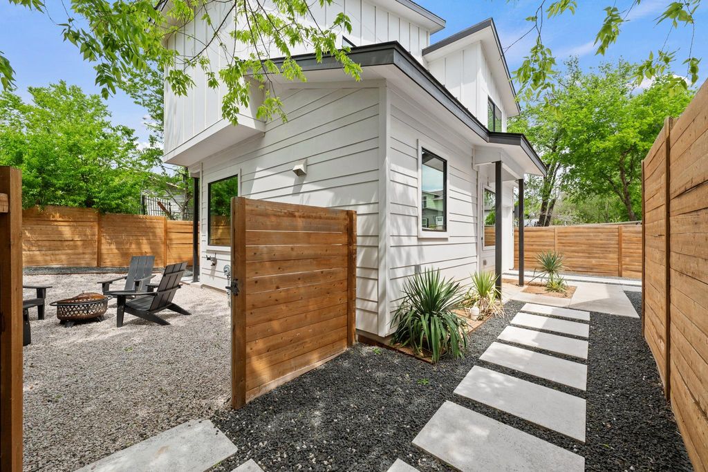 1710 Adina ST 2, Austin, TX 78721