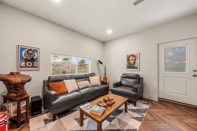 1913 Thonig Road, Houston, TX 77055