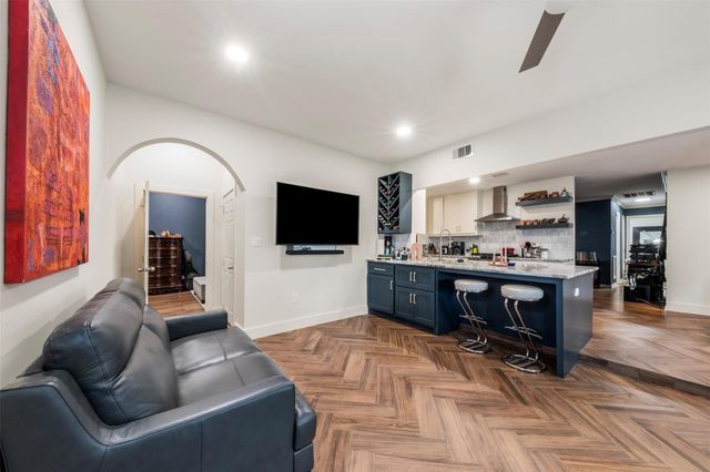 1913 Thonig Road, Houston, TX 77055