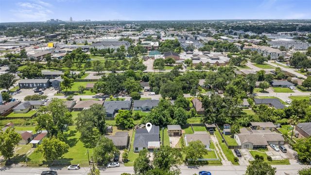 1913 Thonig Road, Houston, TX 77055