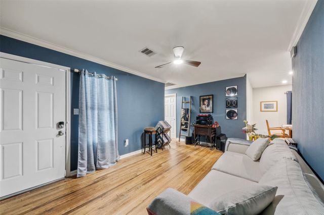 1913 Thonig Road, Houston, TX 77055