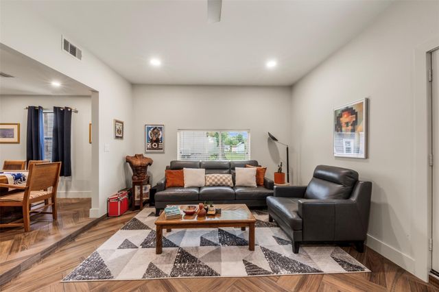 1913 Thonig Road, Houston, TX 77055