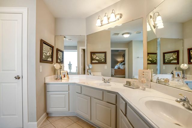 143 Hansom Trail, The Woodlands, TX 77382