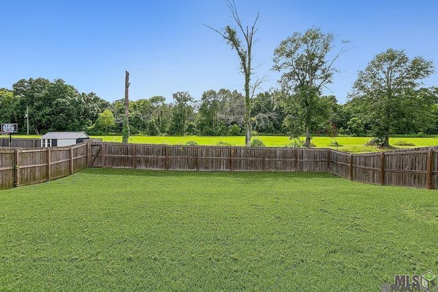 11343 Oak Run Dr, Geismar, LA 70734