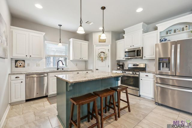 11343 Oak Run Dr, Geismar, LA 70734
