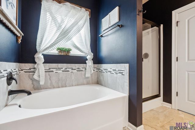 11343 Oak Run Dr, Geismar, LA 70734