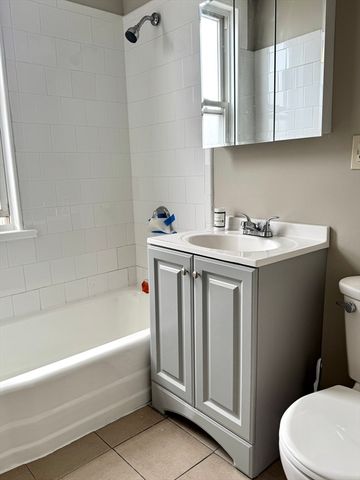 56 Estes 5, Lynn, MA 01902